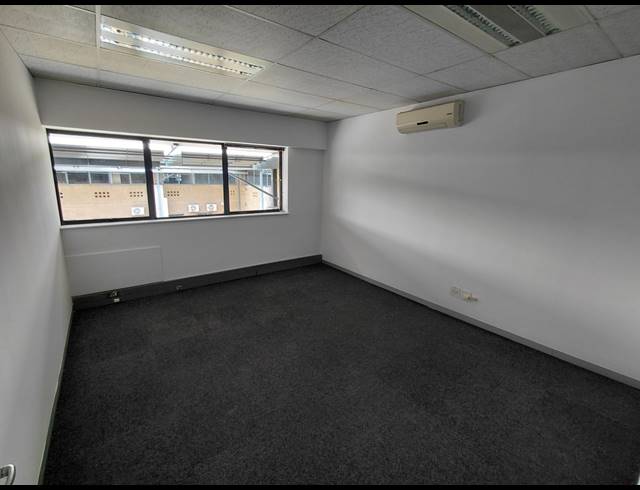 321M² OFFICE TO LET IN RANDJESPARK